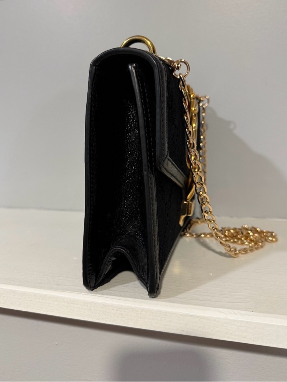 ✨GUCCI Sylvie Velvet GG Chain Wallet Bag Black Gold Web Stripe Crossbody✨ - Picture 5 of 8